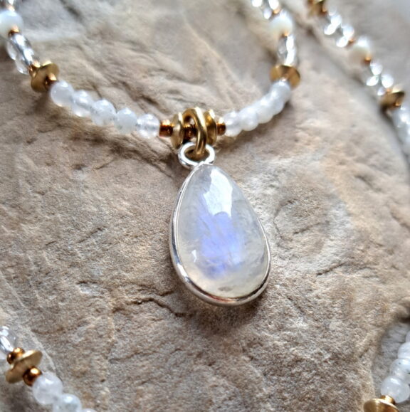 Regenbogen - Mondstein - Anhänger