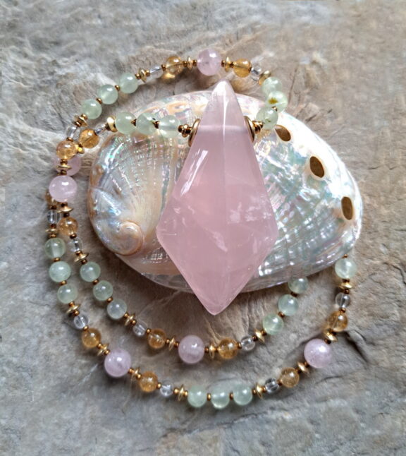 Rosenquarz Halskette - handgemacht