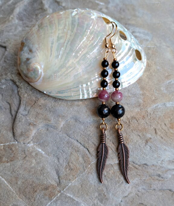 Rubellit-Schungit Edelsteinohrringe