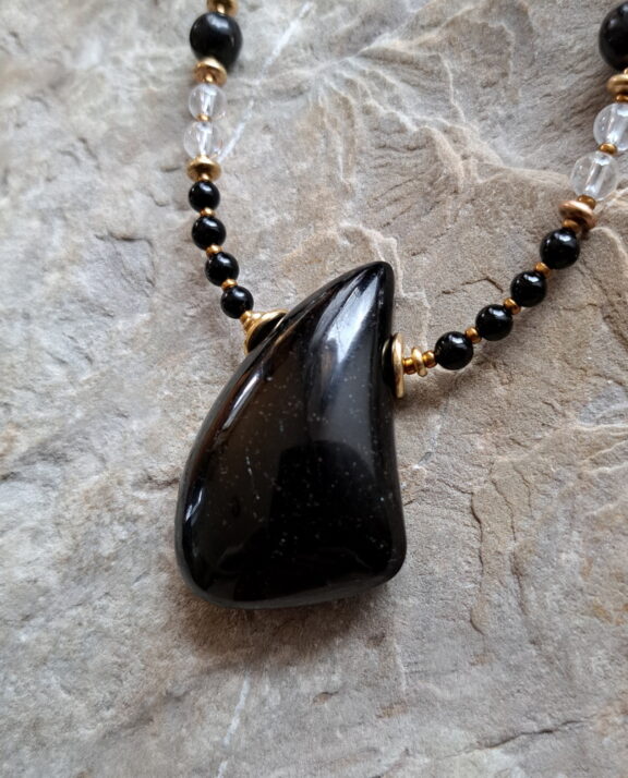 Schörl Heilstein Anhänger von Hand geschliffen