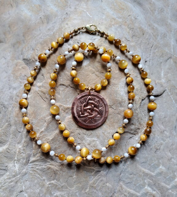 Triquetra Amulett Anhänger Edelsteinkette Heilsteinschmuck