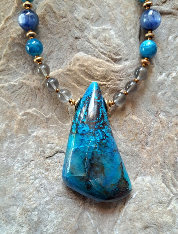 Shattuckit Amulett - handgeschliffen