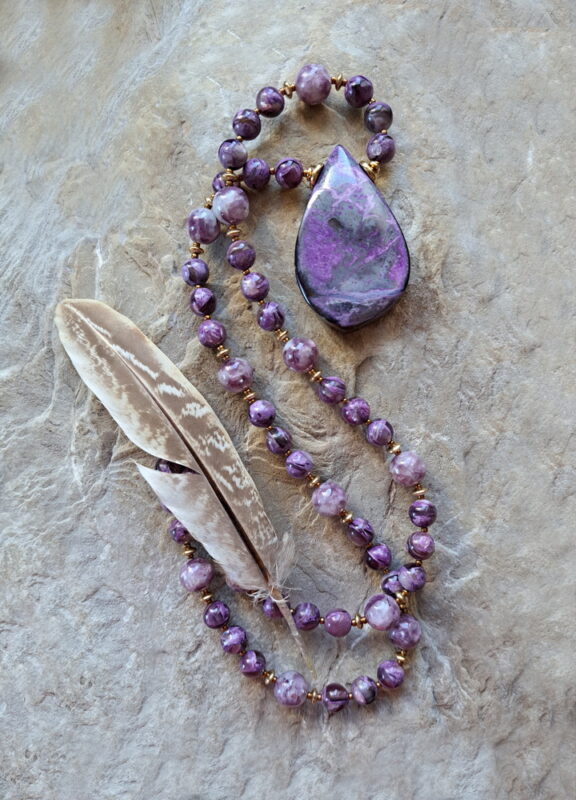 Sugilith Amulett Anhänger Edelsteinkette Heilsteinschmuck