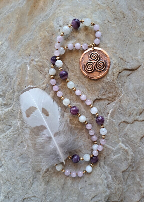 Triskele Amulett Anhänger Edelsteinkette Heilsteinschmuck