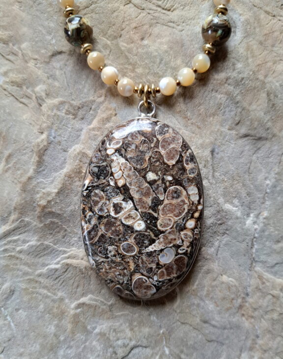 Turitella Achat Amulett extra gross in Silber gefasst