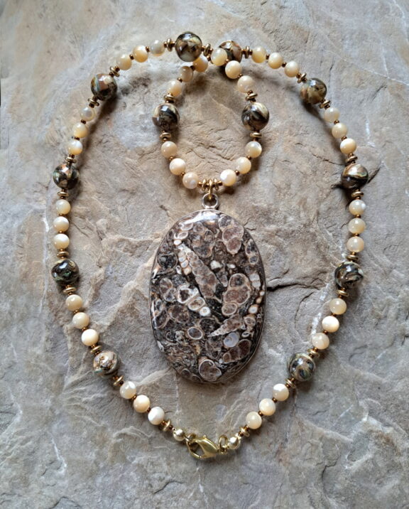 Turitella Achat Heilsteinkette - handgemacht