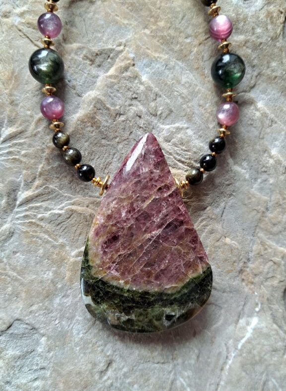 Handgeschliffenes Wassermelonen Turmalin Amulett